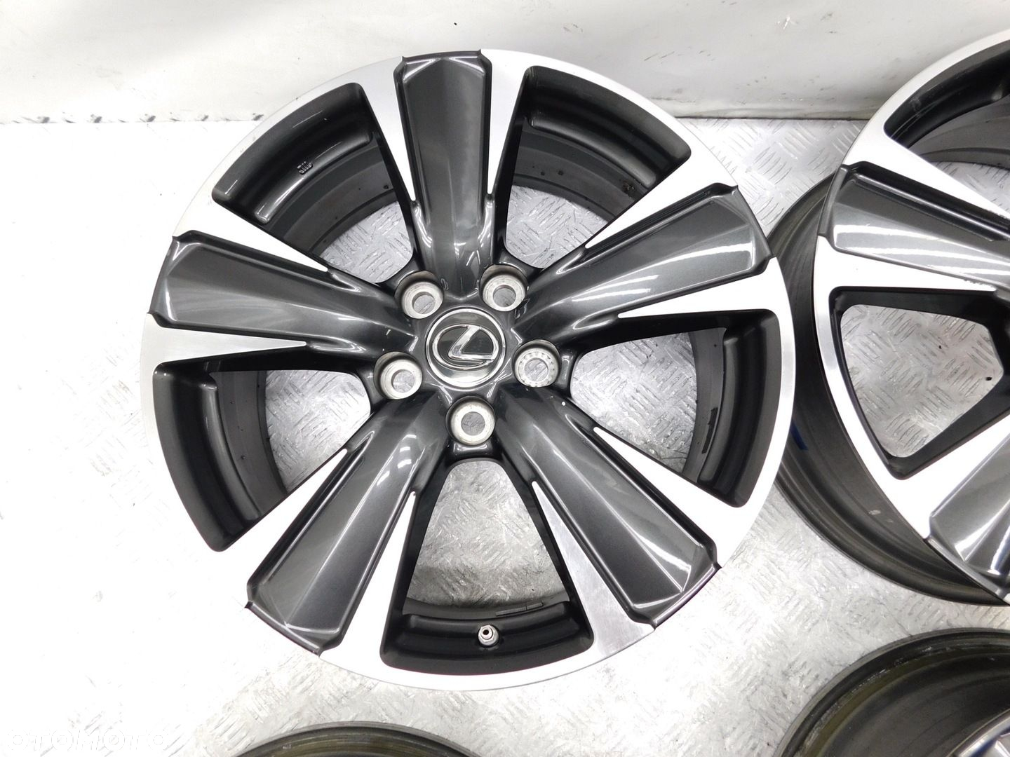 FELGI ALUMINIOWE 18x7 5x114,3 - TOYOTA / LEXUS UX NX ES - 3