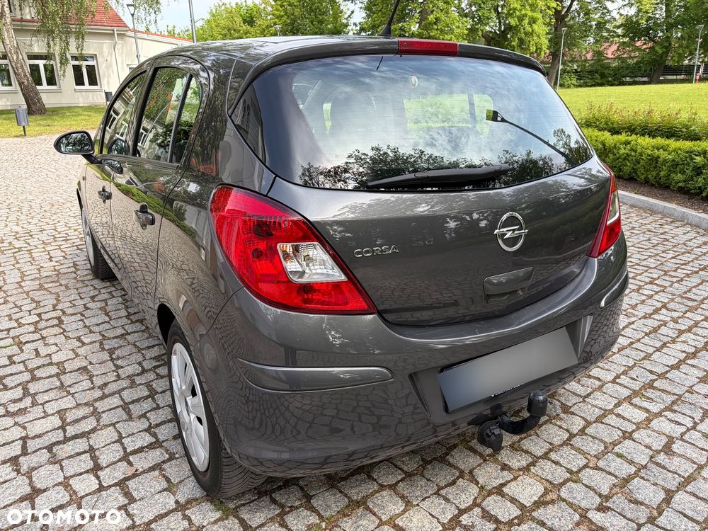 Opel Corsa 1.4 16V Cosmo - 10