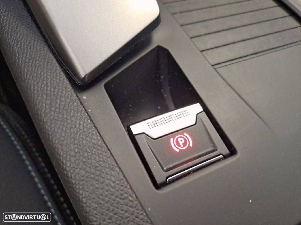 Peugeot 308 1.2 Hybrid Allure e-DCS6 - 24