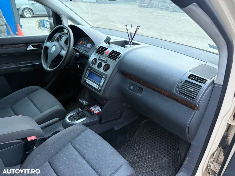 Dezmembrez / Dezmembrari / Piese Vw Touran Facelift 1.9 tdi BLS Cutie Automata 2006-2010 - 7