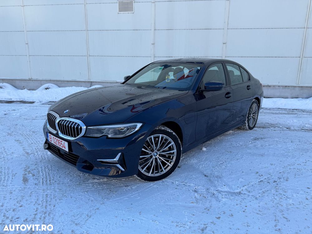 BMW Seria 3 330e Aut. Luxury Line - 3