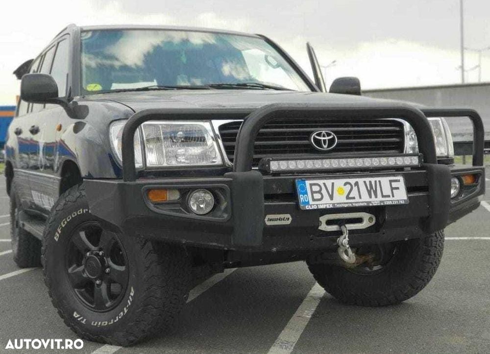 Toyota Land Cruiser - 1