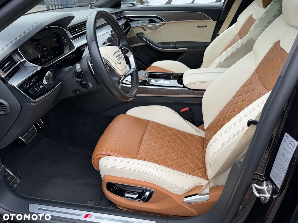 Audi S8 - 16