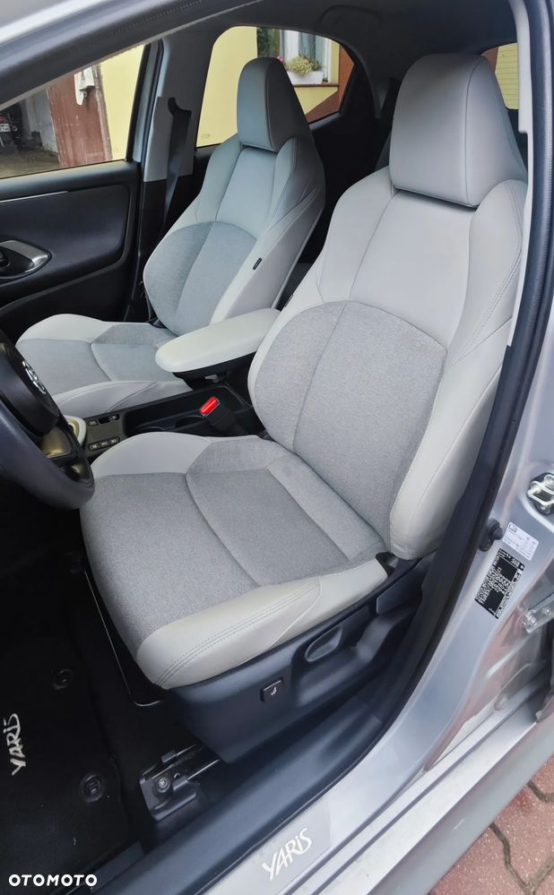 Toyota Yaris Hybrid 1.5 Executive - 7