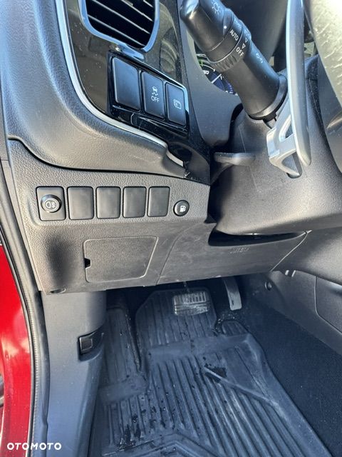Mitsubishi Outlander - 28