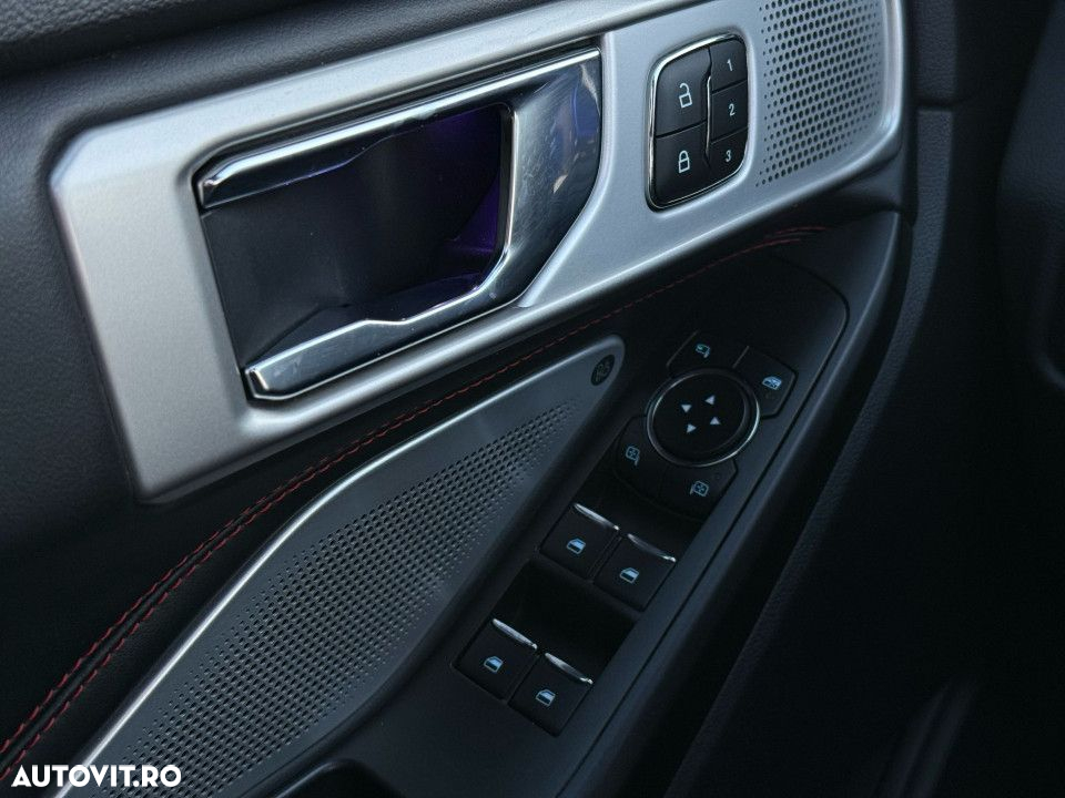 Ford Explorer - 38