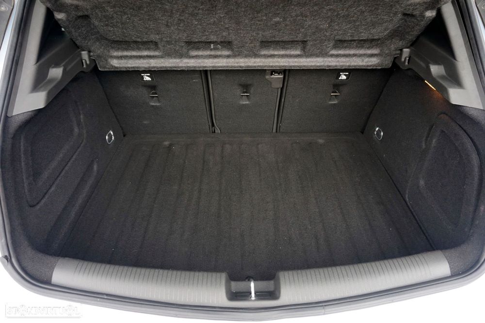 Opel Astra 1.2 Turbo Elegance - 3