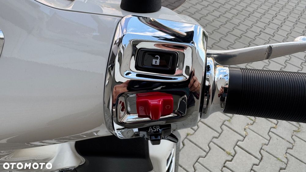 Vespa GTS - 9