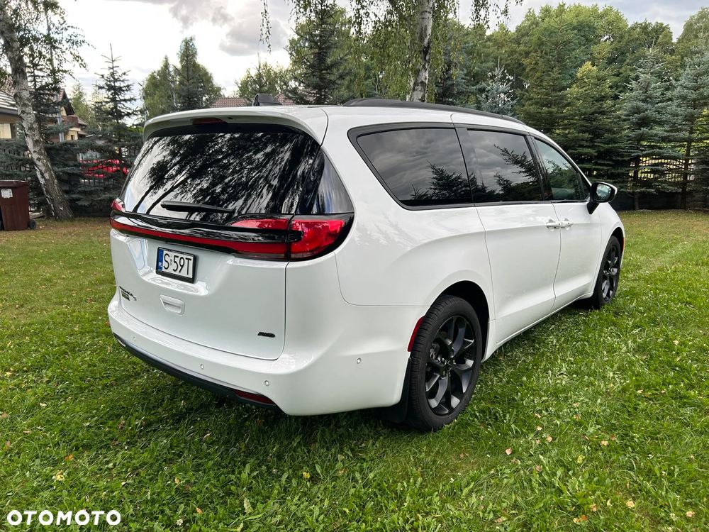 Chrysler Pacifica - 10