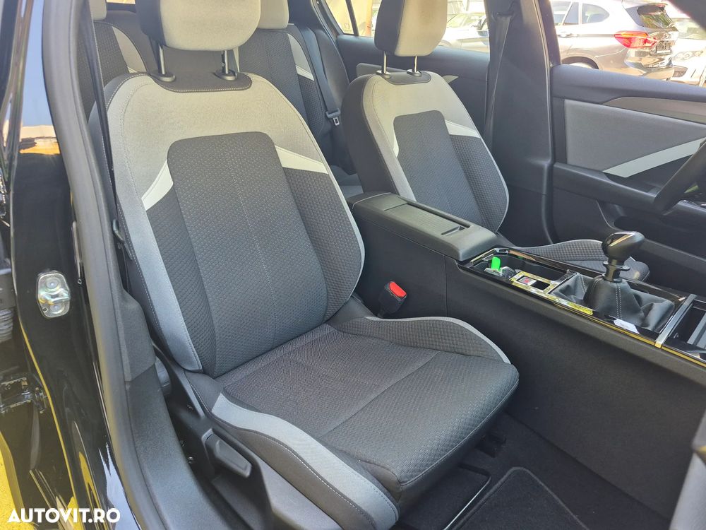 Opel Astra Sports Tourer 1.2 Turbo Business Edition - 14