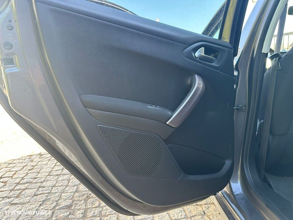 Peugeot 2008 1.2 PureTech Active - 13
