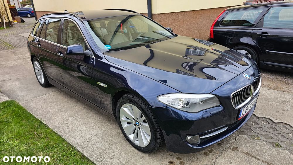 BMW Seria 5 525d xDrive - 26