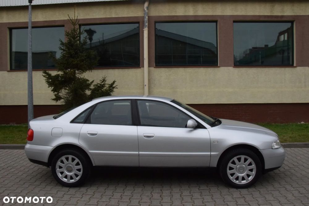 Audi A4 Limousine - 6