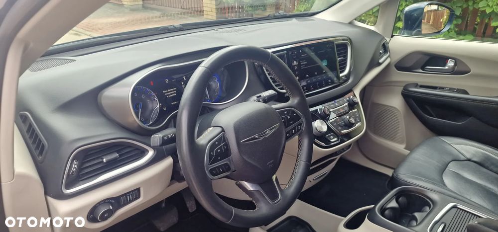 Chrysler Pacifica - 21