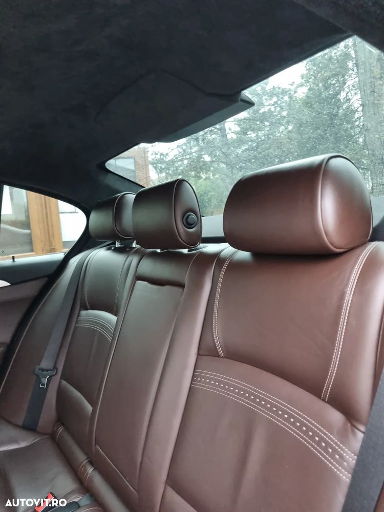 BMW Seria 5 520d xDrive AT - 14