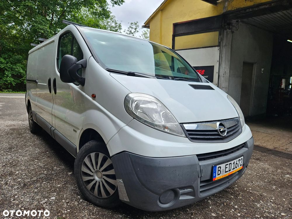 Opel Vivaro - 1