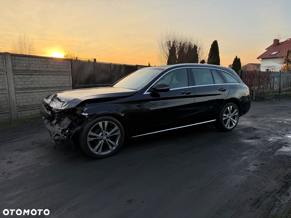 Mercedes-Benz Klasa C 220 CDI Avantgarde Edition - 9