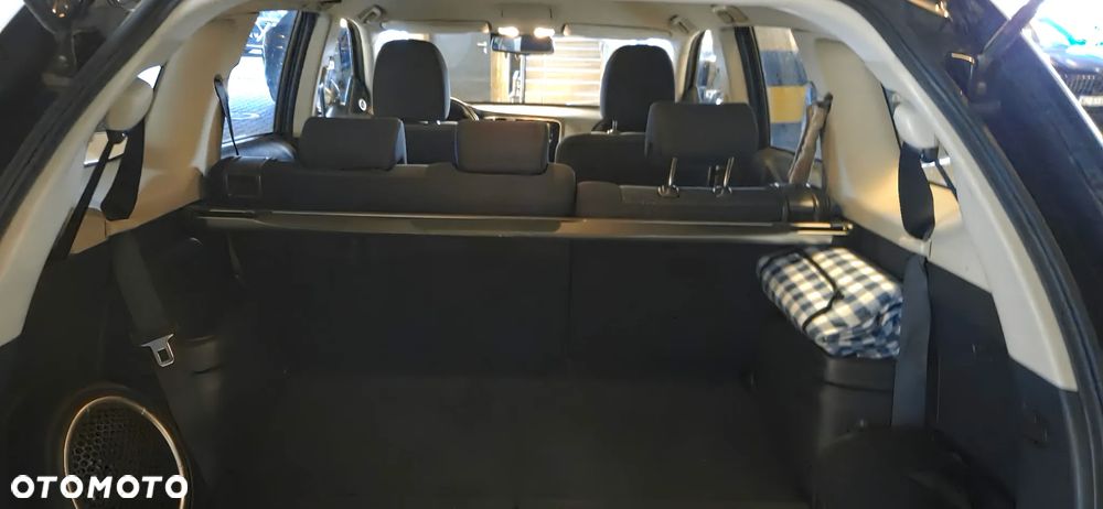 Mitsubishi Outlander 2.0 Intense 4WD CVT - 11