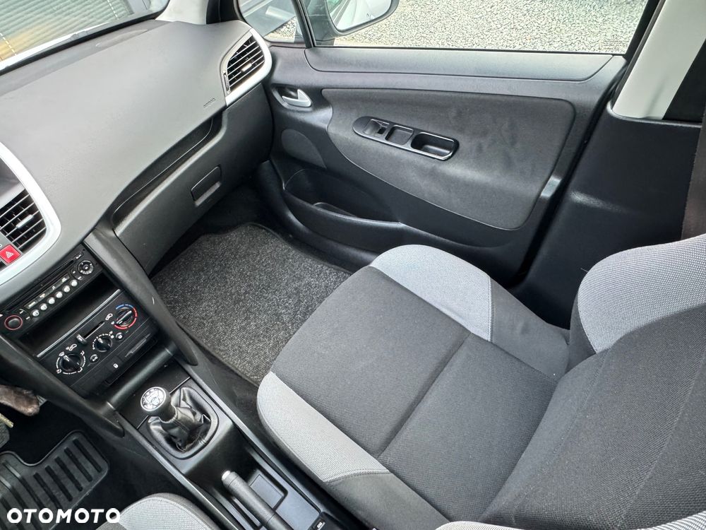 Peugeot 207 95 VTi Urban Style - 22