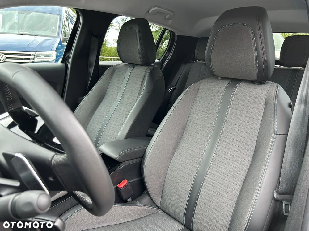Peugeot 208 1.2 PureTech Active S&S EAT8 - 8
