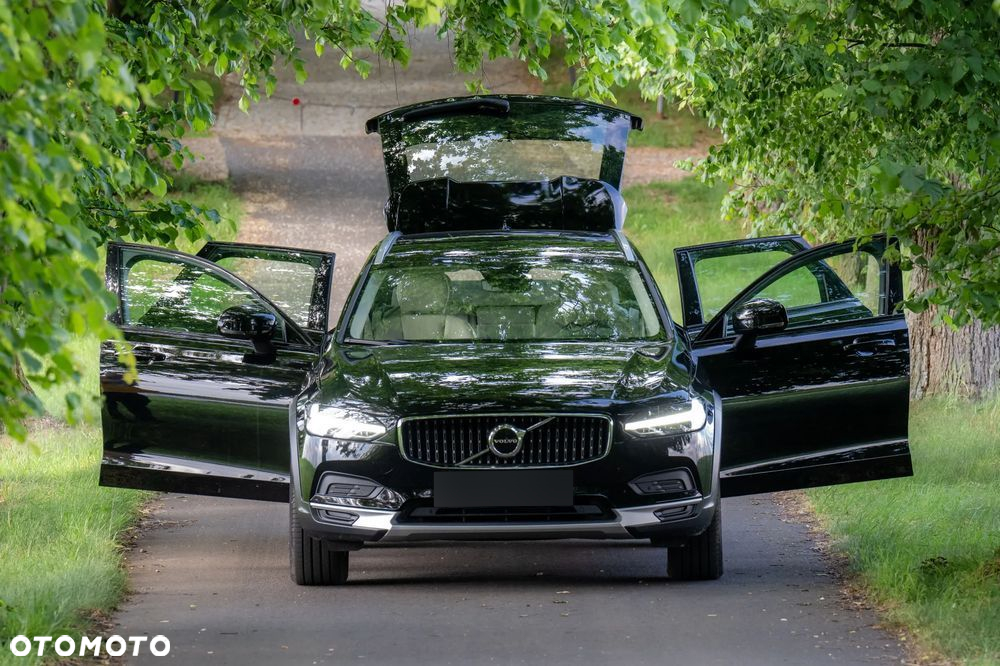 Volvo V90 Cross Country - 7