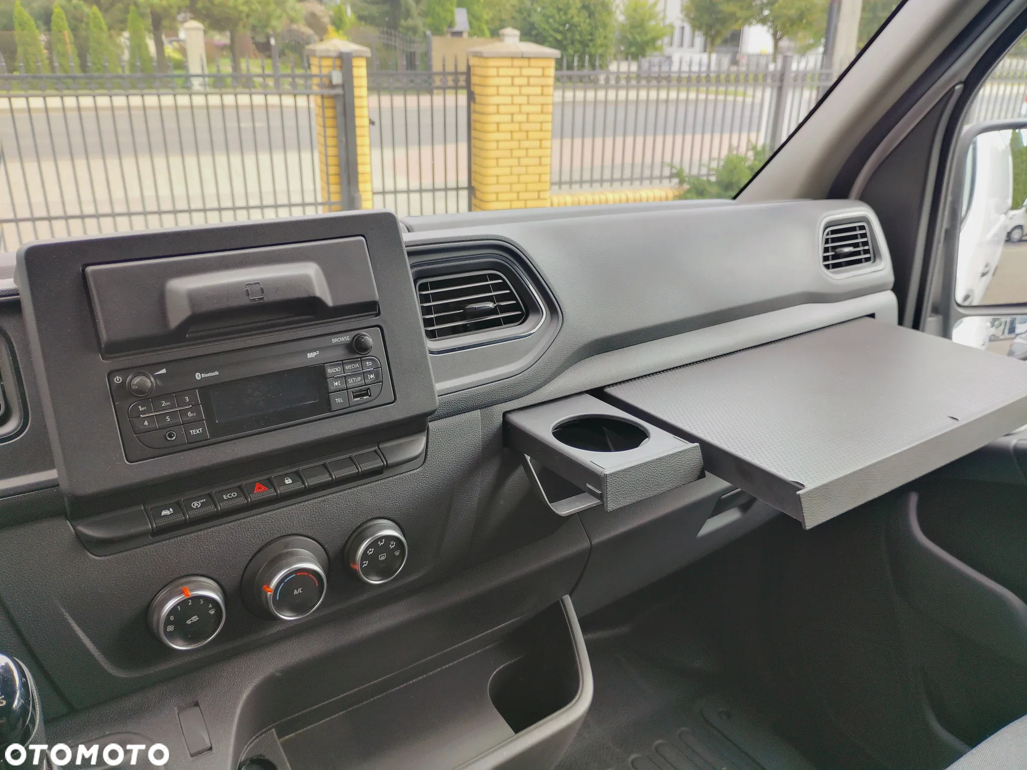 Nissan NV400 - 21