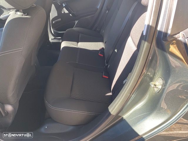 Peugeot 208 1.2 PureTech Style - 5
