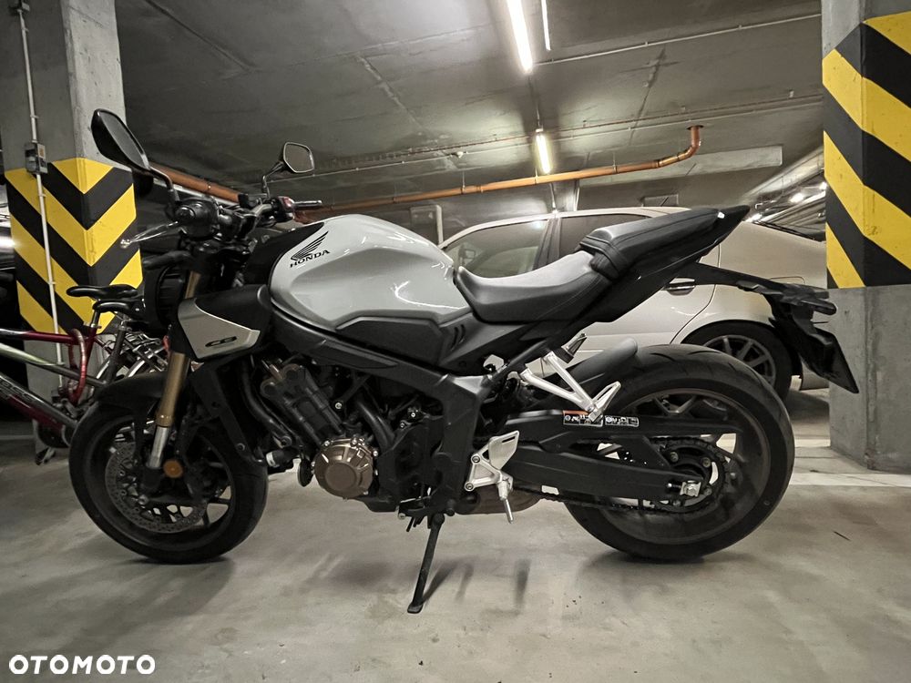 Honda CB - 12