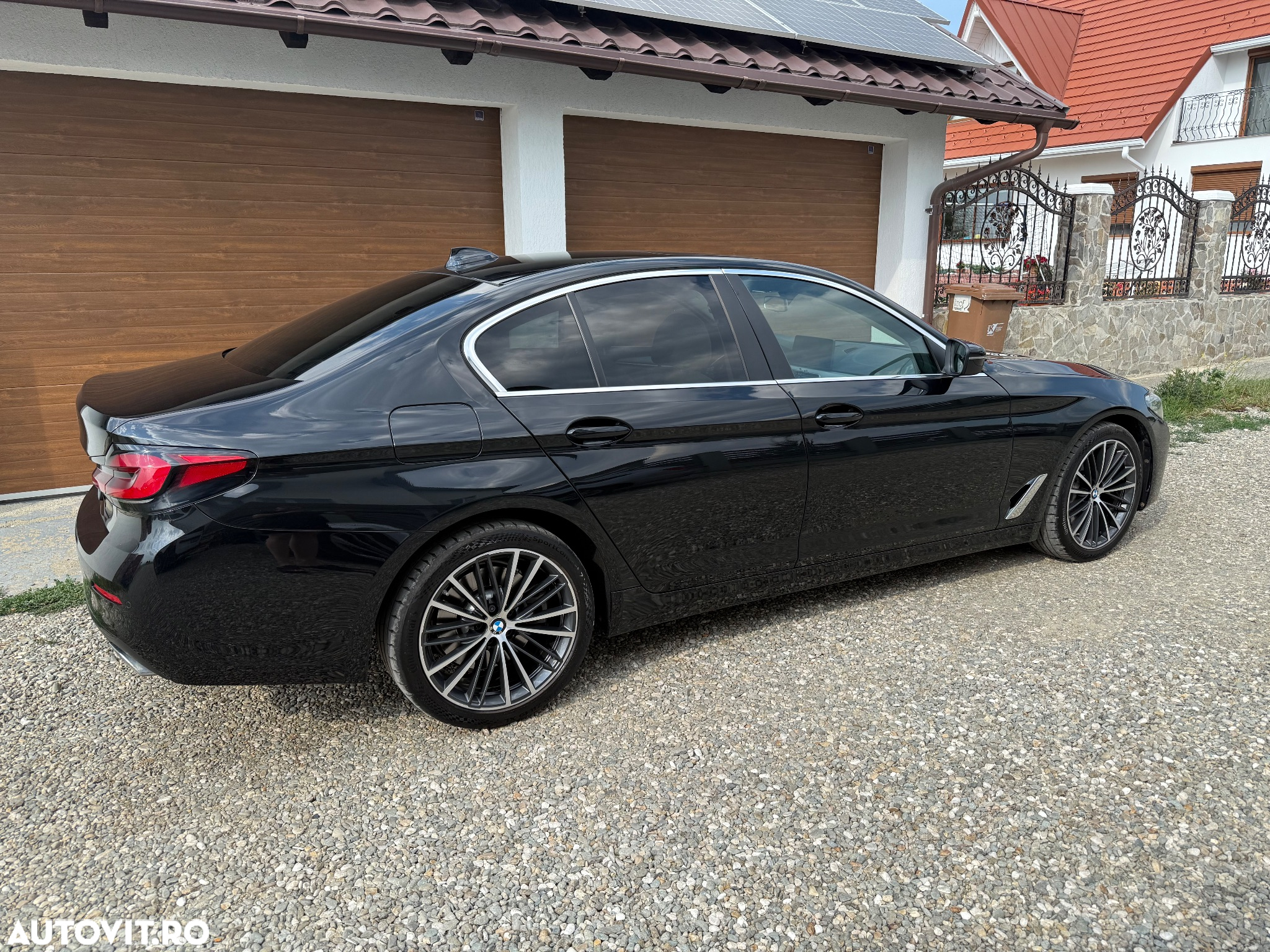 BMW Seria 5 530d xDrive AT MHEV - 10