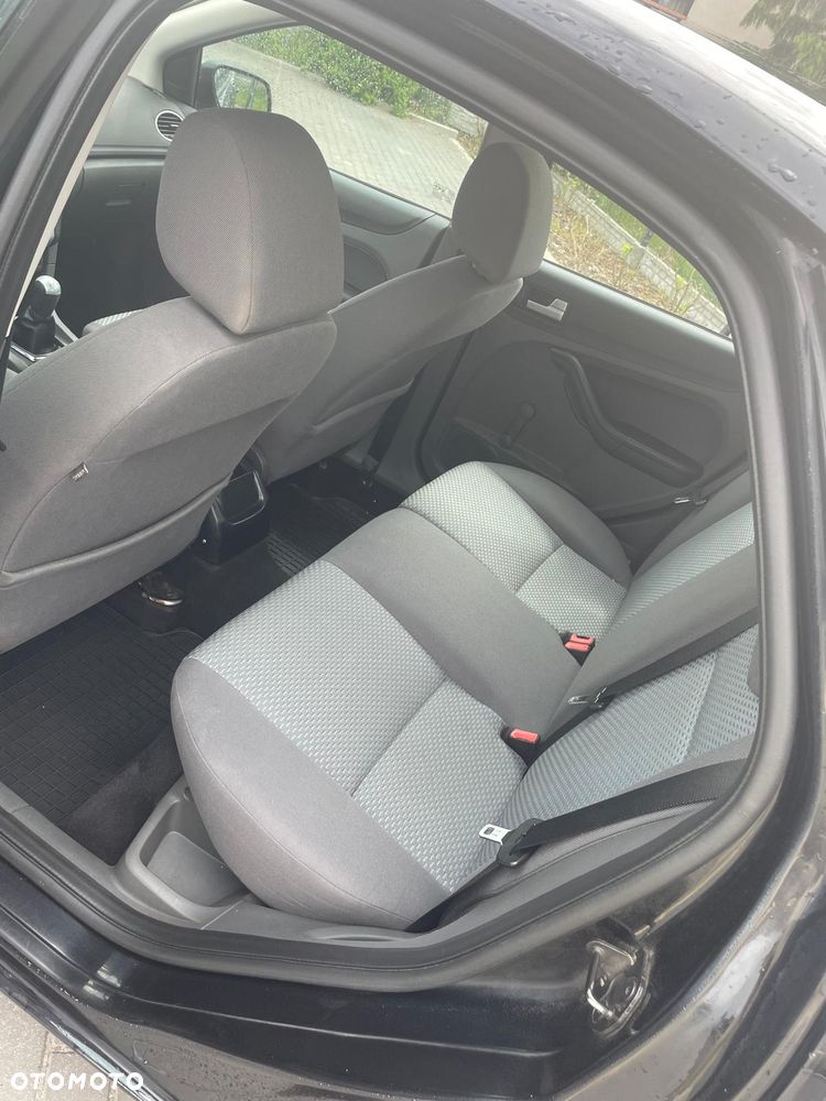 Ford Focus 1.8 TDCi Ambiente - 10