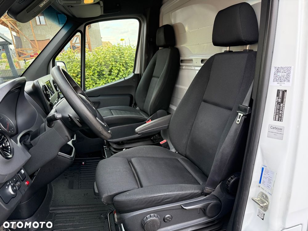 Mercedes-Benz SPRINTER - 24