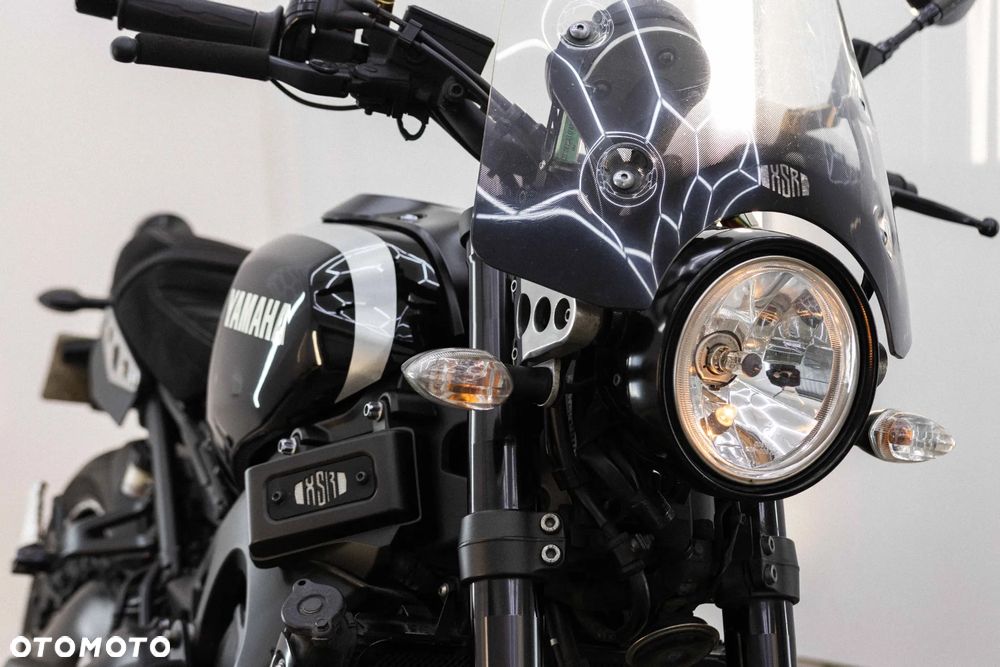 Yamaha XSR - 9