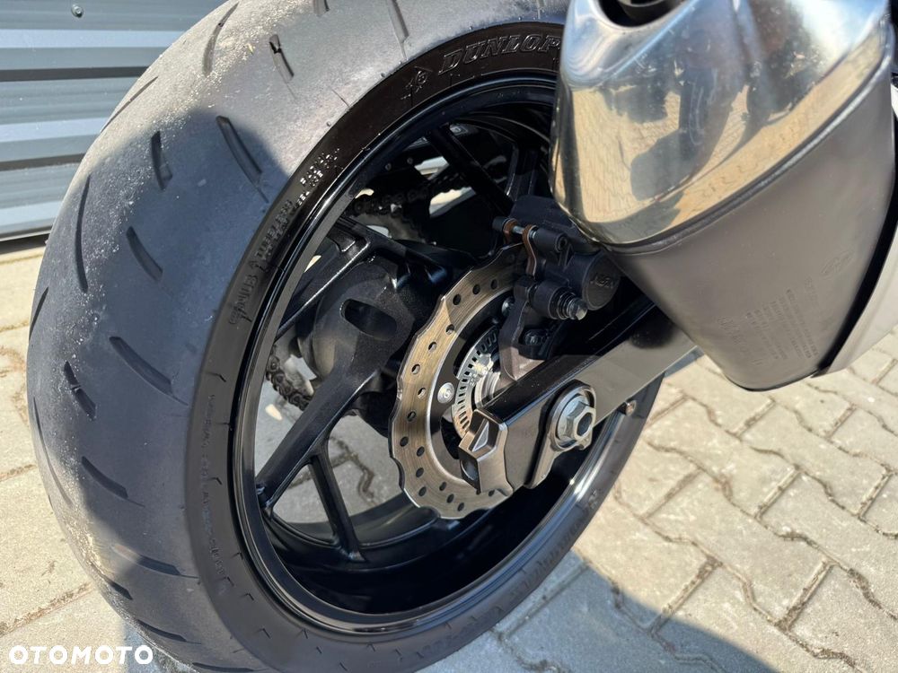 Suzuki GSX - 11