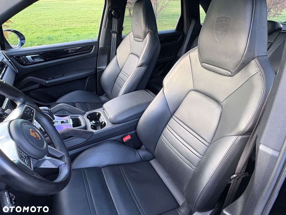 Porsche Cayenne E-Hybrid Platinum Edition - 18