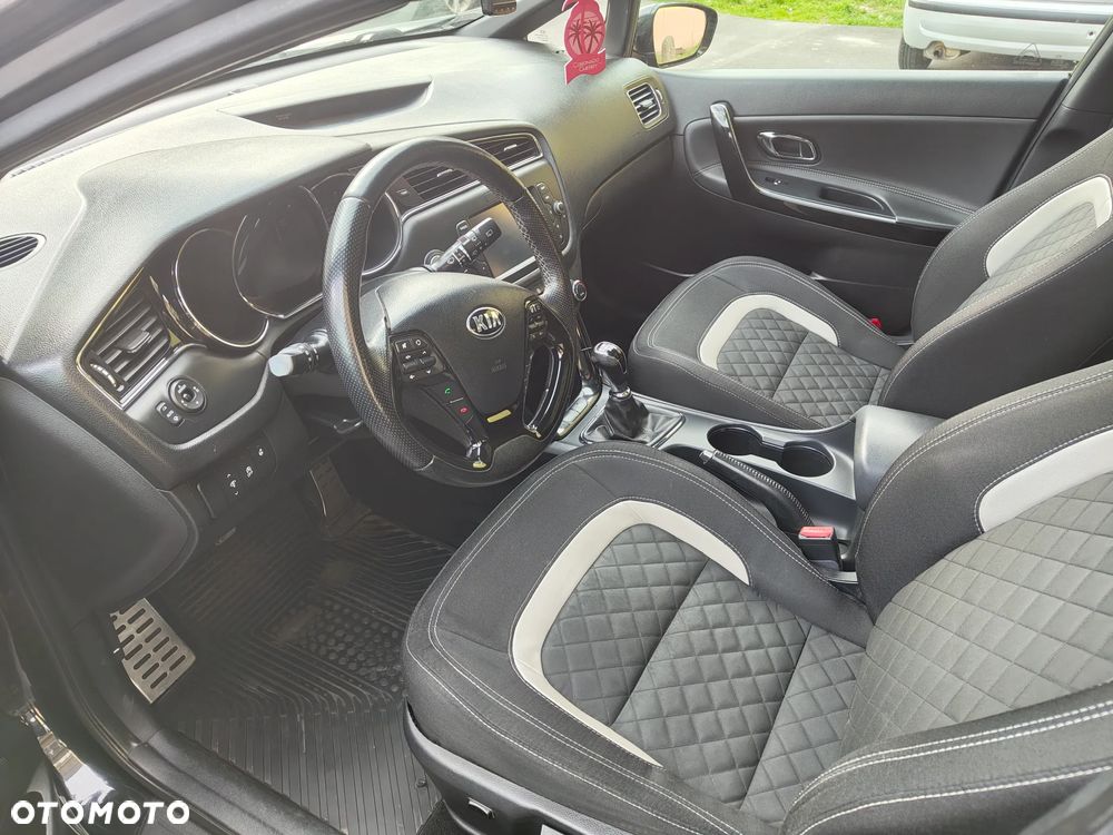 Kia Ceed 1.6 CRDi 136 ISG GT Line - 11