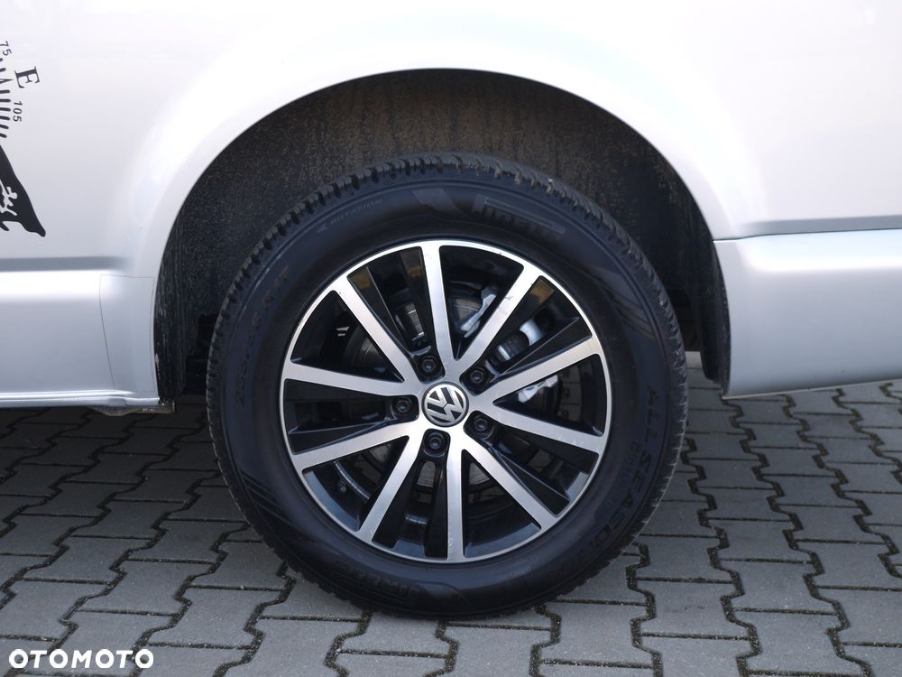 Volkswagen Caravelle - 7