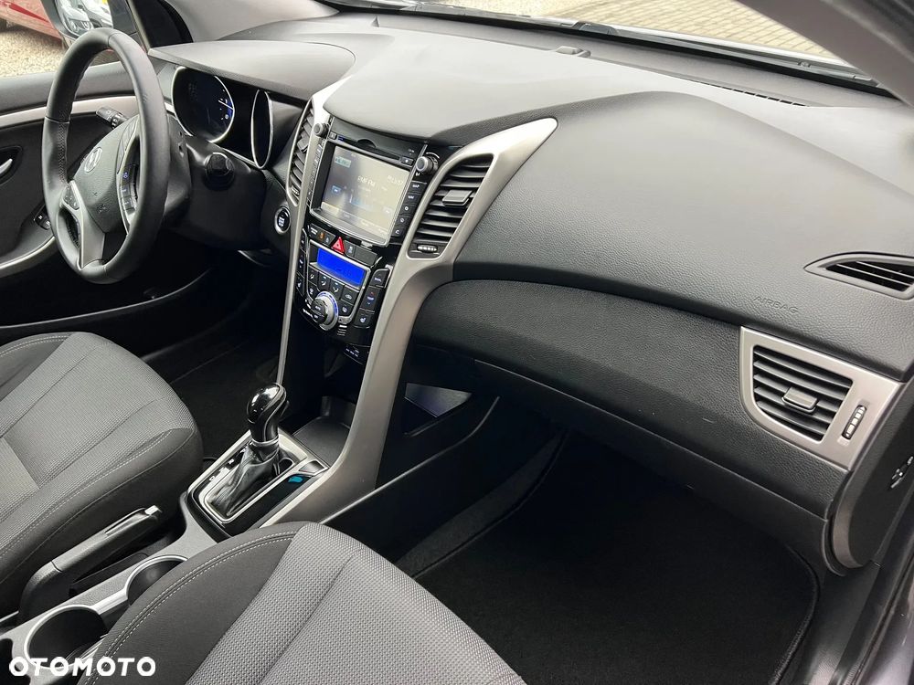 Hyundai i30 1.6 CRDi Automatik Style - 14