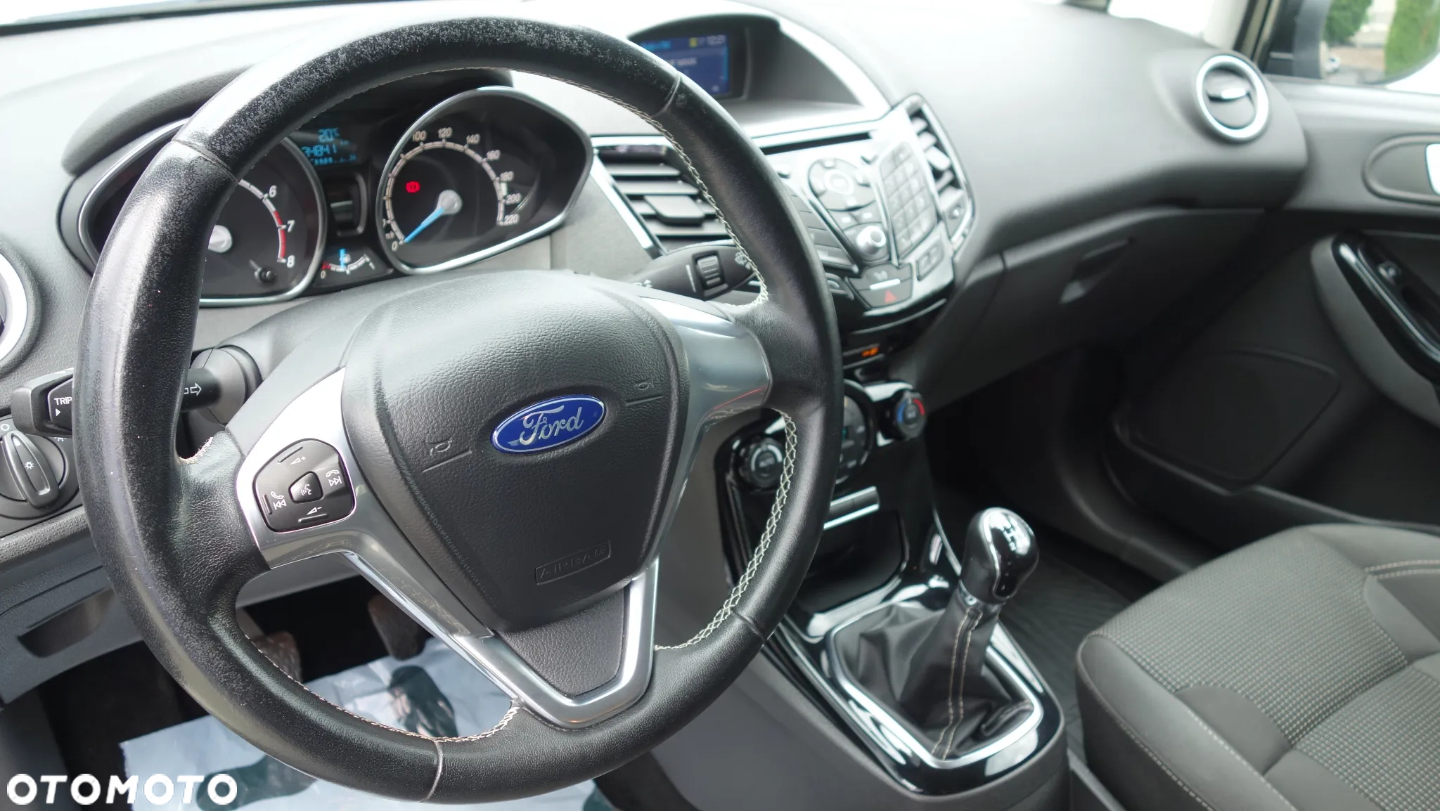 Ford Fiesta 1.0 EcoBoost Titanium - 14