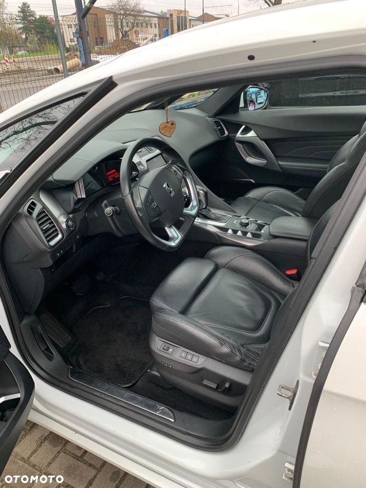 Citroën DS5 1.6 THP SoChic - 5