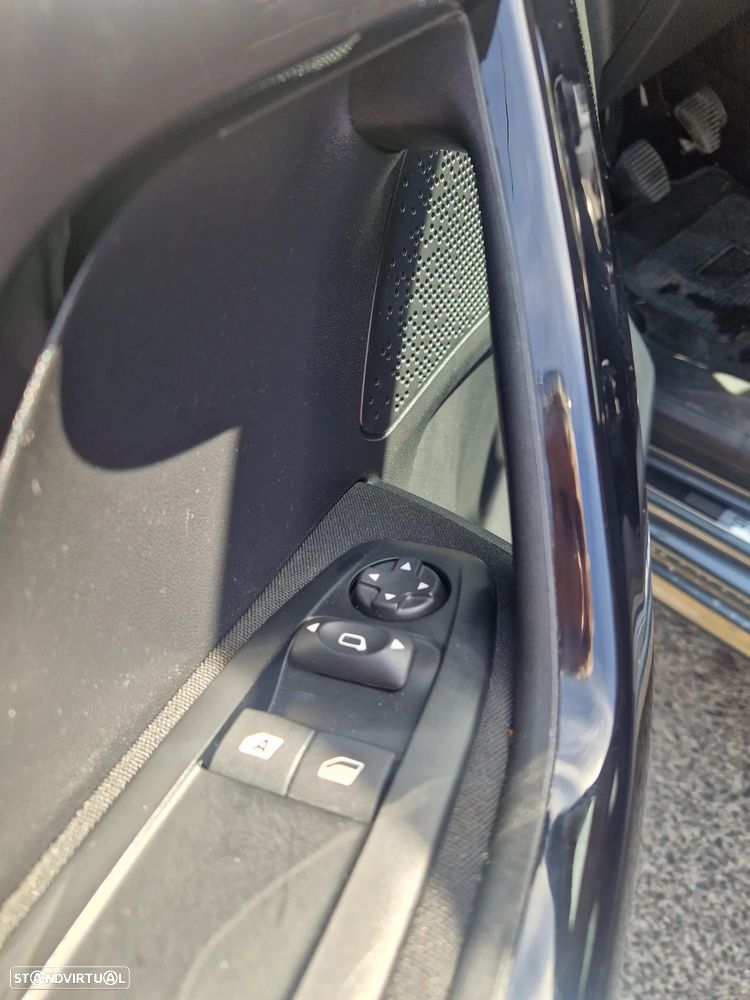 Peugeot 208 1.2 PureTech Style - 11
