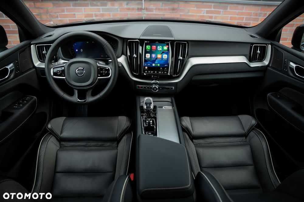 Volvo XC 60 B5 B AWD Ultimate Dark - 4