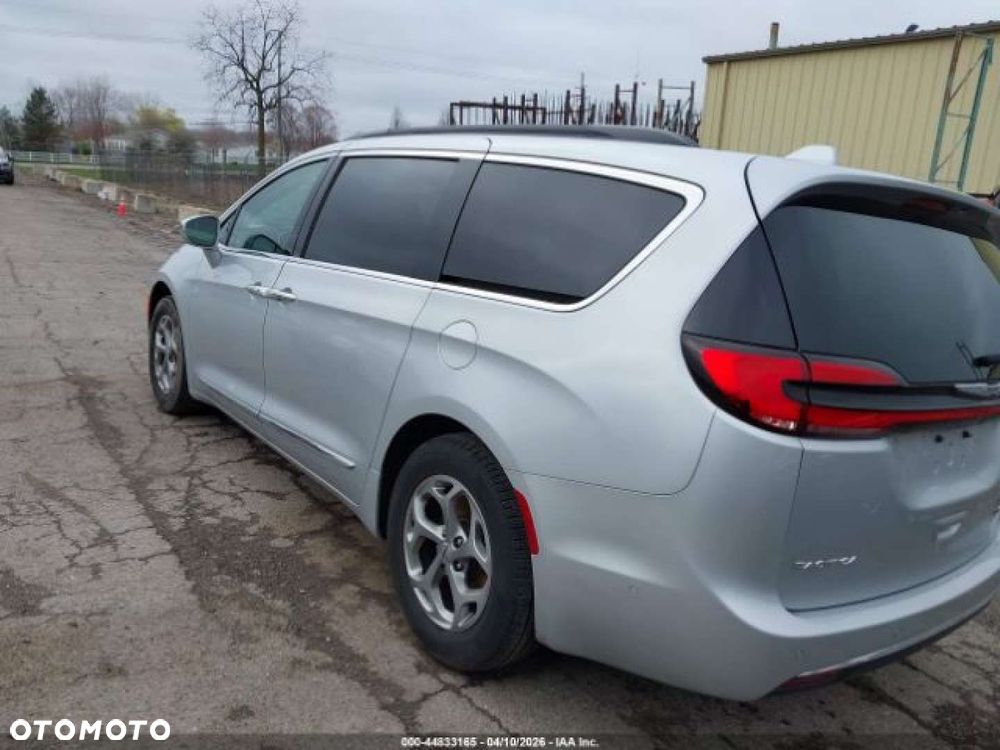 Chrysler Pacifica - 9