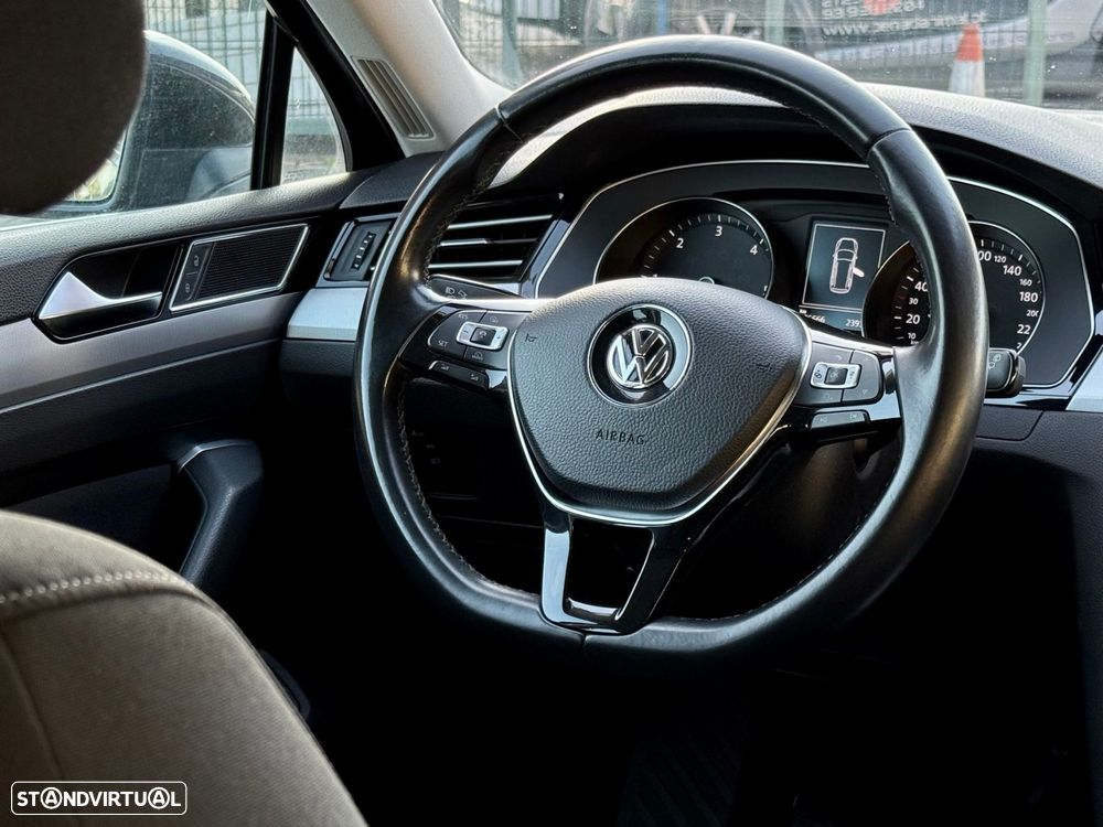 VW Passat Variant 1.6 TDI Confortline - 11