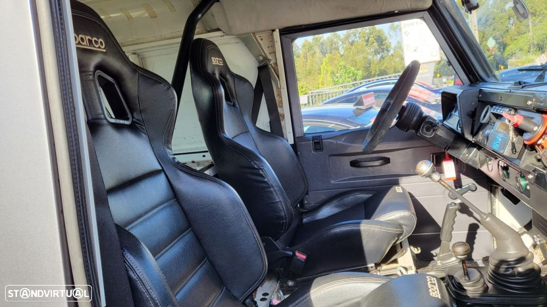 Land Rover Defender 90 2.5 TD5 Metal Top - 51