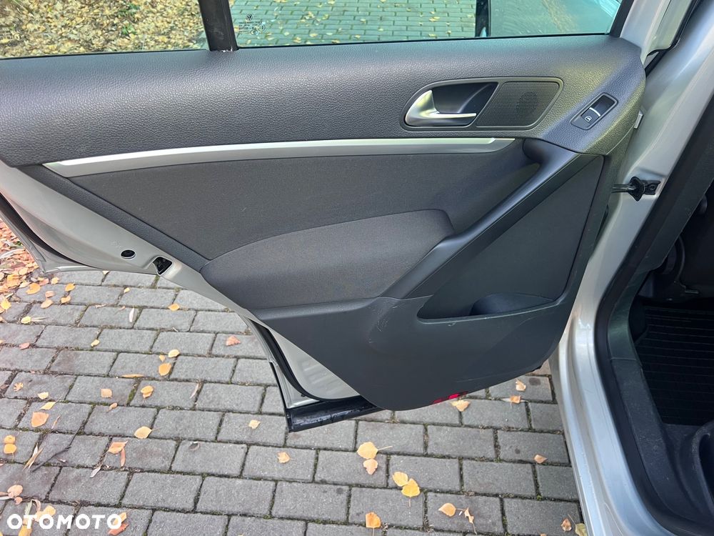 Volkswagen Tiguan 2.0 TDI DPF 4Motion BlueMotion Technology Lounge Sport & Style - 14