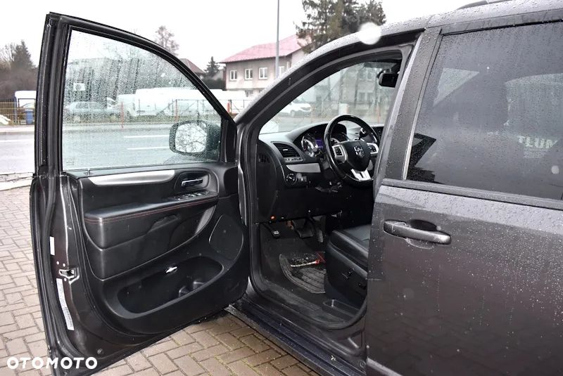 Dodge Grand Caravan 3.6 R/T - 15