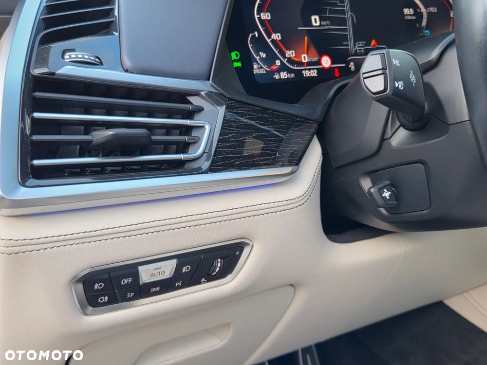 BMW X7 - 16