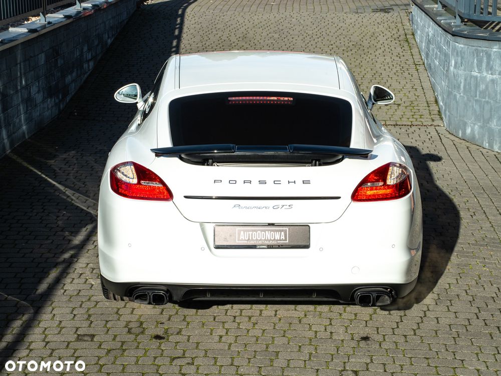 Porsche Panamera GTS PDK - 10