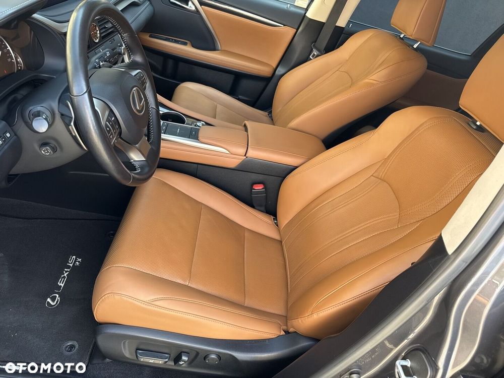 Lexus RX - 16