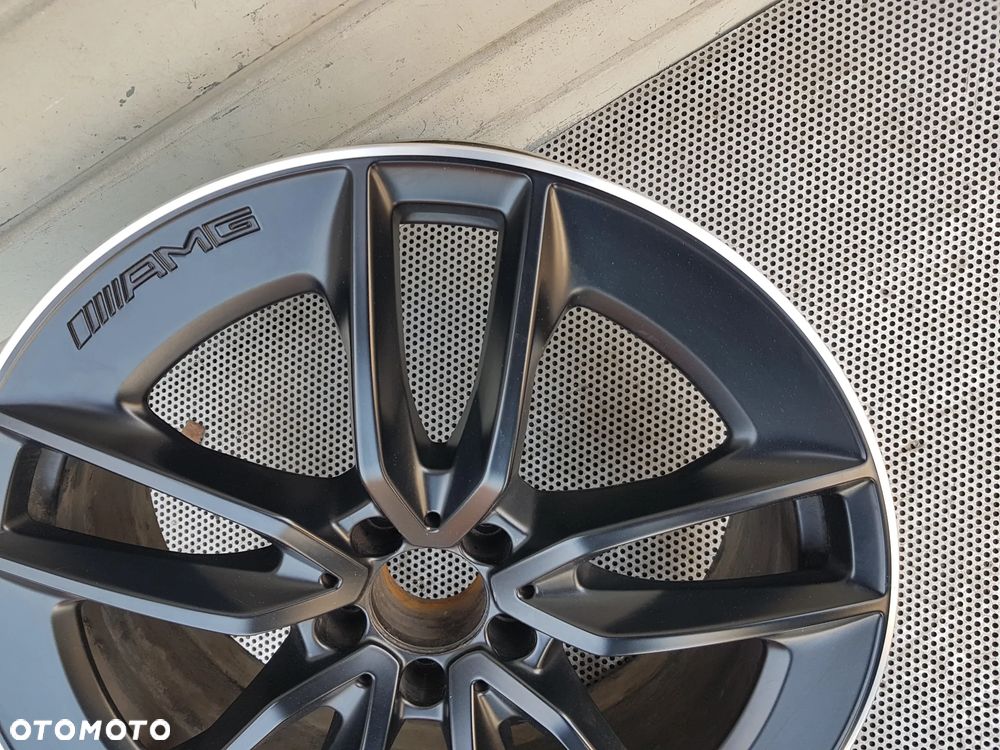 Mercedes W213 E AMG Felga 8x20 ET20 Przednia - 5